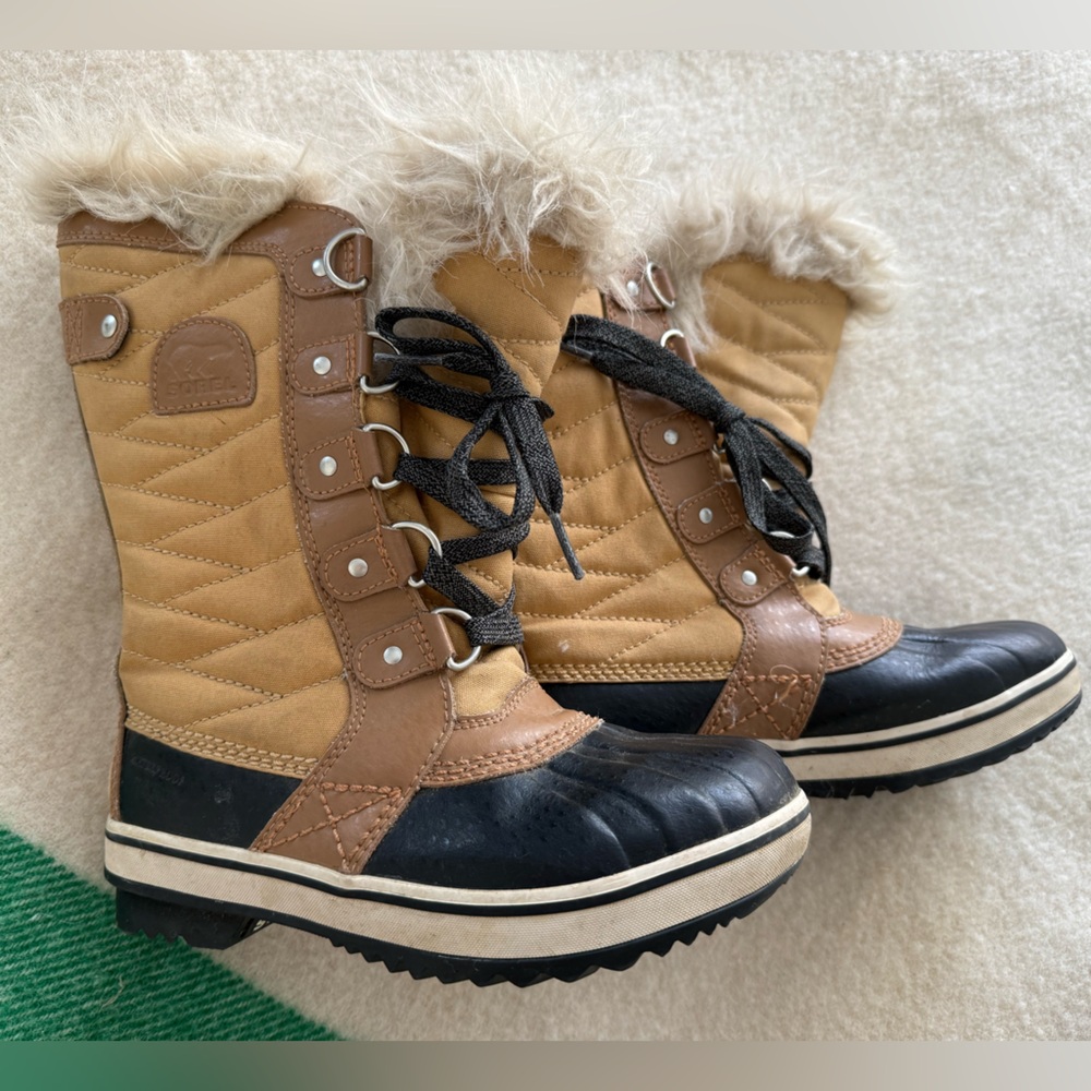 Sorel kids winter boots - size US 1
